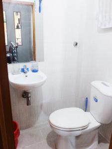Phòng tắm tại Dragon homestay centre city Bitexco view room