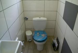 Bilik mandi di Pension Hexagon