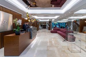 Vstupní hala nebo recepce v ubytování Polis Grand Hotel
