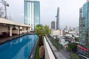 Hồ bơi trong/gần Palace Hotel Saigon