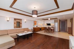 Ruang duduk di Kantharyar Serviced Apartment