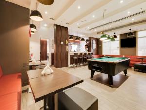Biliár nebo kulečník v ubytování Action Hotel Ras Al Khaimah