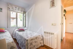 Postel nebo postele na pokoji v ubytování Antora B by SeaMount Rentals
