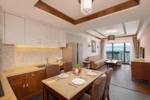 Dapur atau dapur kecil di Kantharyar Serviced Apartment