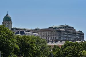 Fotografia z galérie ubytovania Castle Apartment With Panoramic Balcony v Budapešti