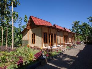 Zahrada ubytování RedDoorz near Banyuwangi Kota Train Station