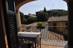 Antico Borgo tesisinde bir balkon veya teras