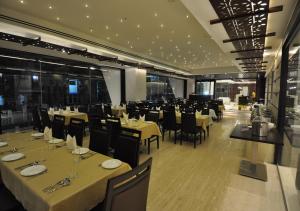 Restaurace v ubytování Tarawade Clarks Inn Pune