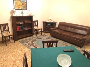 A seating area at Gene Holiday Home