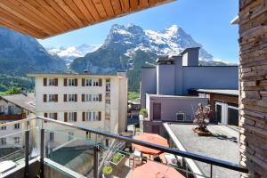 Un balcón o terraza de Aparthotel Eiger *** - Grindelwald