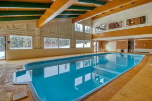 The swimming pool at or close to Buffalo Ridge A306 - 2 Bed 2 Bath Apartment in Buffalo Ridge Condos