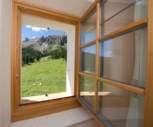 Nespecifikovaný výhled na hory nebo výhled na hory při pohledu z hotelu