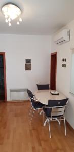 Foto dalla galleria di Apartmani Gaj a Malinska