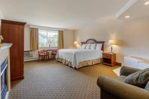 Postel nebo postele na pokoji v ubytování Ogunquit Hotel and Suites + 75 fotografií