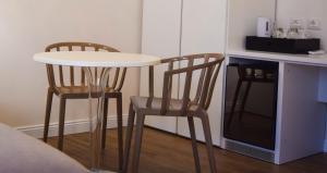 A kitchen or kitchenette at B&B La finestra sul canale