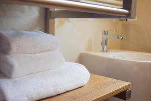 A bathroom at B&B La finestra sul canale