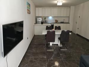 Kuchyňa alebo kuchynka v ubytovaní APARTMENT SUNNY PARADISE, Center of Split