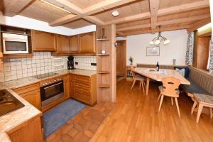 Kuchyň nebo kuchyňský kout v ubytování Landhaus Juritsch