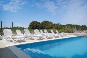 Bassein majutusasutuses Kaneo beach hotel Novalja või selle lähedal