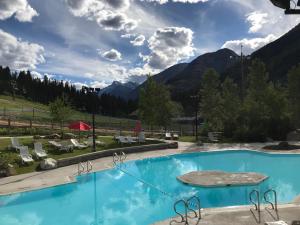 Galería fotográfica de Panorama Mountain Resort - Horsethief Lodge with Fairmont Creek en Panorama