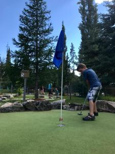 Golf v apartmánu nebo okolí