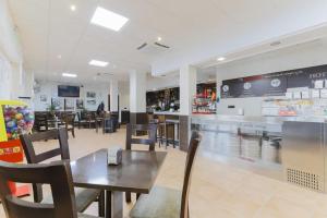 Kuchyň nebo kuchyňský kout v ubytování HOTEL RESTAURANTE MOYA