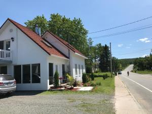 Gallery image of La Maison du Village, spa in Shawinigan