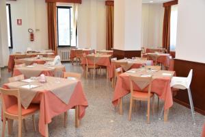 Restaurace v ubytování Hotel Excelsior