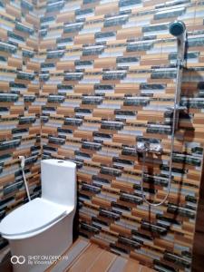 Ένα μπάνιο στο Villa Lim