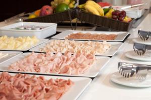 Comida no hotel ou em algum lugar perto