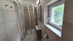 A bathroom at TimiBá