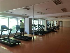 Fitnes oz. oprema za telovadbo v nastanitvi Milpark Apartment