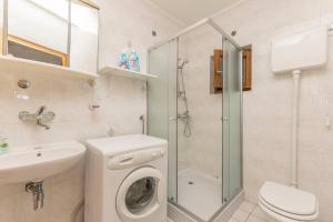 Kúpeľňa v ubytovaní House Iva + 21 fotografií