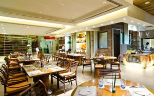 Gallery image of PICO DE LORO RESORT CONDOTEL in Nasugbu