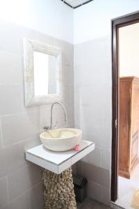Ένα μπάνιο στο Dayuh House