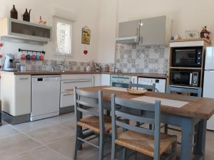 Afbeelding uit fotogalerij van Galinette in Peypin