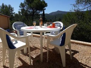 Afbeelding uit fotogalerij van Galinette in Peypin