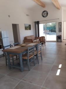 Afbeelding uit fotogalerij van Galinette in Peypin +27 foto's