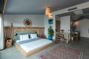 Postel nebo postele na pokoji v ubytování Harbour Suites Fethiye + 37 fotografií