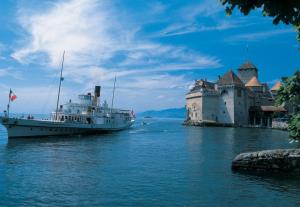 Gallery image of Hotel Du Quai in Villeneuve