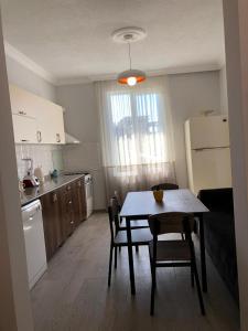 Cucina o angolo cottura di Hotel CHARLI