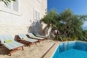 Gallery image of Holiday Home Lukrecia in Supetar