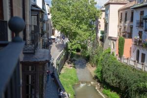 desde el balcón de un río en una ciudad en Palacio de Mariana Pineda en Granada
