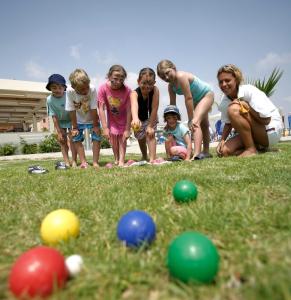 Bambini che soggiornano presso Avanti Hotel