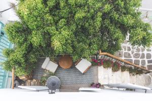 A garden outside One Manto Square