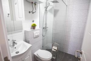 Koupelna v ubytování Hotel Sara