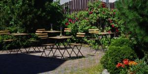 Zahrada ubytování Villand Hotel with Free Private Parking and Self Check In