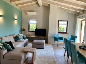 A television and/or entertainment centre at Borgo Al Tempo Perduto