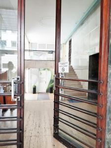 Televízia a/alebo spoločenská miestnosť v ubytovaní Gold Rose Apartment with 3 rooms