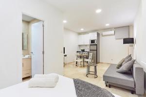 Kuchyň nebo kuchyňský kout v ubytování LEEWAYS LOFT IV in GRAN VÍA